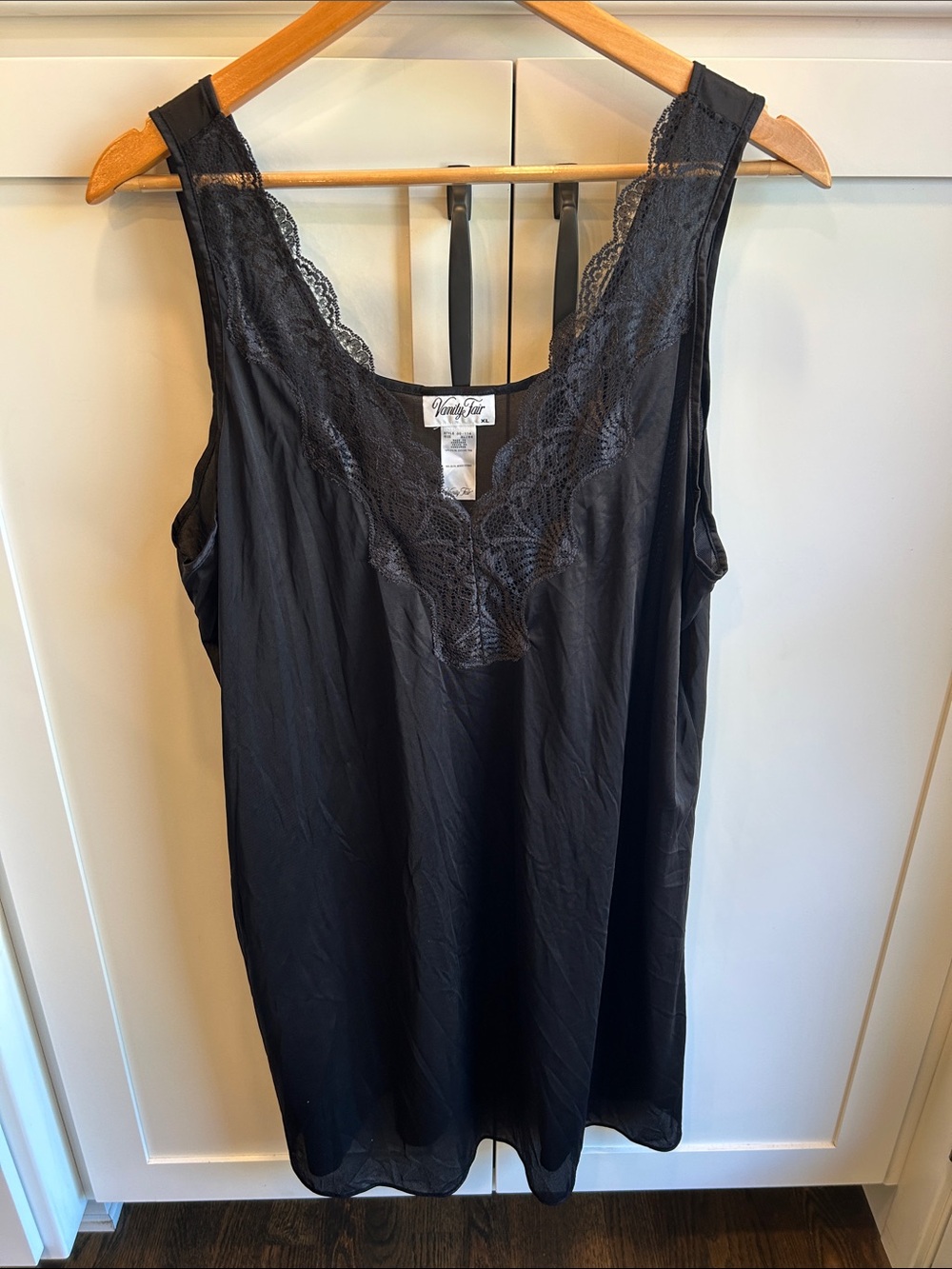 Vanity Fair Lace Trim V-Neck Intimates Sheer Nylon Slip Black XL - Picture 10 of 13